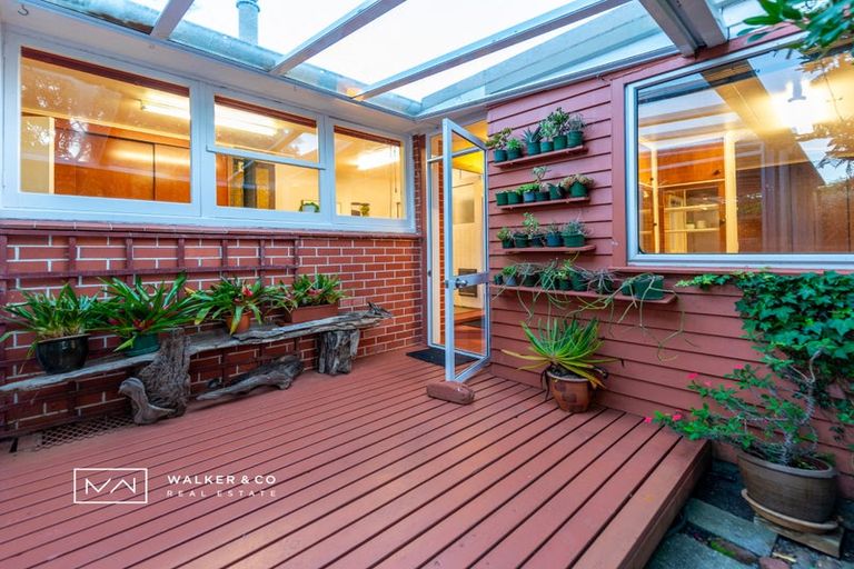 Photo of property in 28 Pinehaven Road, Pinehaven, Upper Hutt, 5019