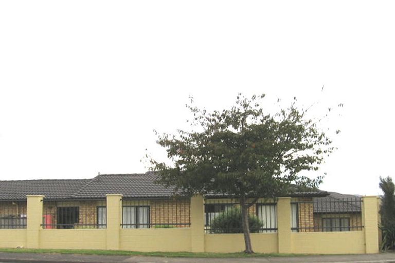 Photo of property in 1/197 Royal Road, Massey, Auckland, 0614