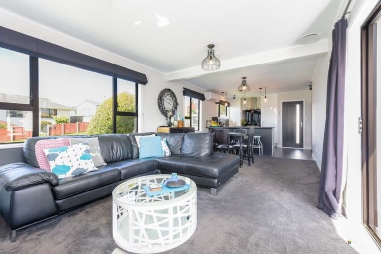 Photo of property in 8 Drummond Crescent, Kelson, Lower Hutt, 5010