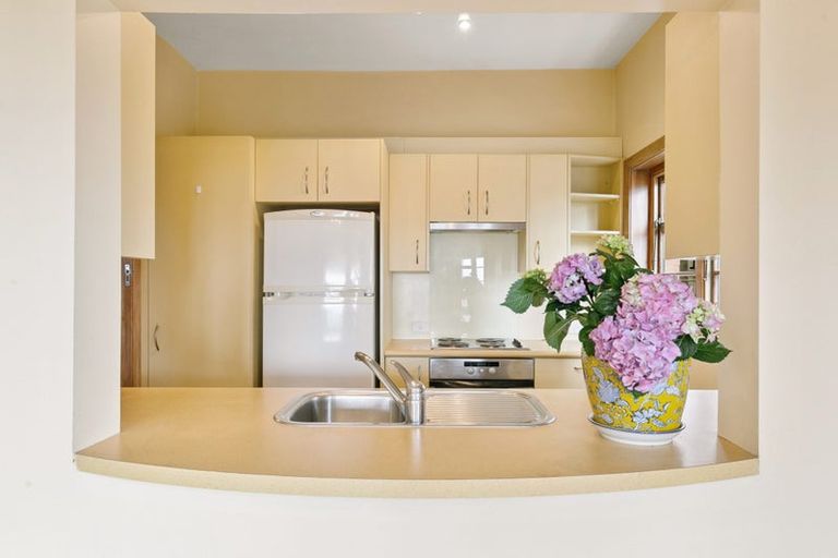 Photo of property in 9a Stowe Hill, Thorndon, Wellington, 6011