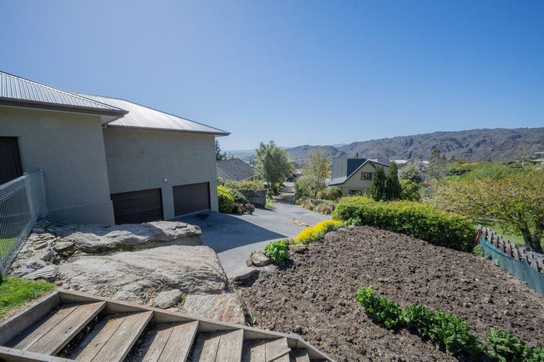 Photo of property in 6 Craig Place, Bridge Hill, Alexandra, 9320