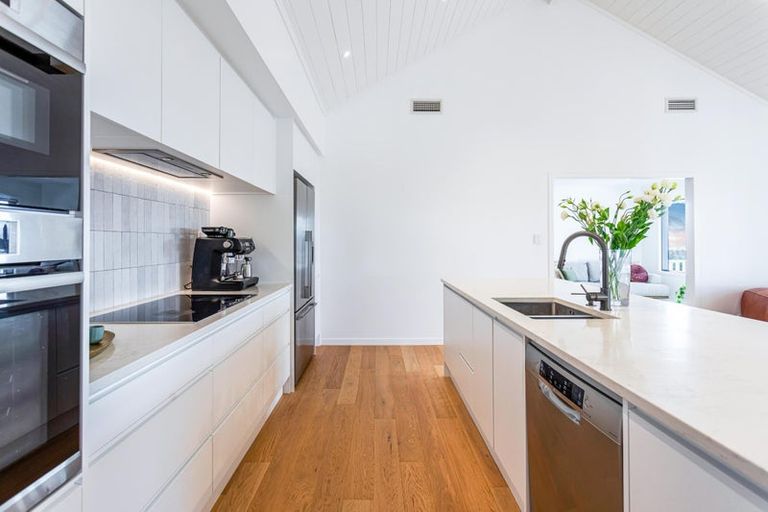 Photo of property in 100 Upper Harbour Drive, Greenhithe, Auckland, 0632