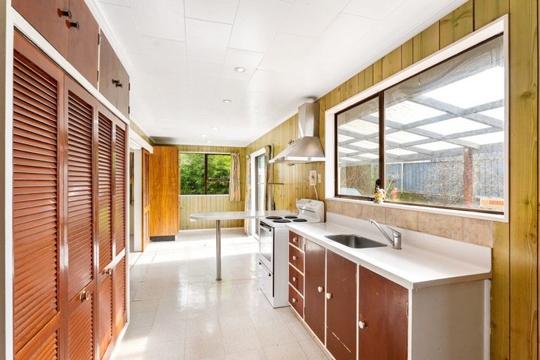 Photo of property in 4 Newburn Grove, Wainuiomata, Lower Hutt, 5014