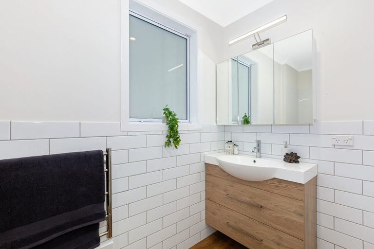 Photo of property in 5 Kaituna Street, Waitangirua, Porirua, 5024