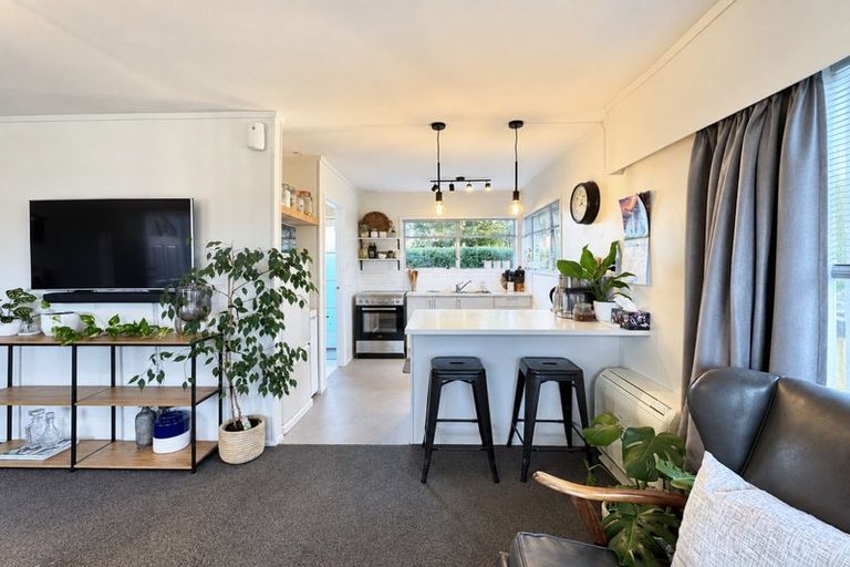 Photo of property in 2/15 Gloaming Place, Conifer Grove, Takanini, 2112