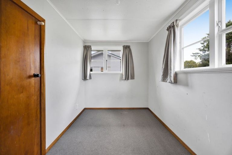 Photo of property in 32b Seaview Road, Marfell, New Plymouth, 4310