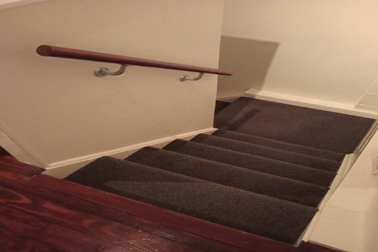 Photo of property in 1/10 Mckelvey Place, Tawa, Wellington, 5028