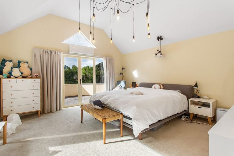 Photo of property in 32 Kereru Grove, Greenhithe, Auckland, 0632