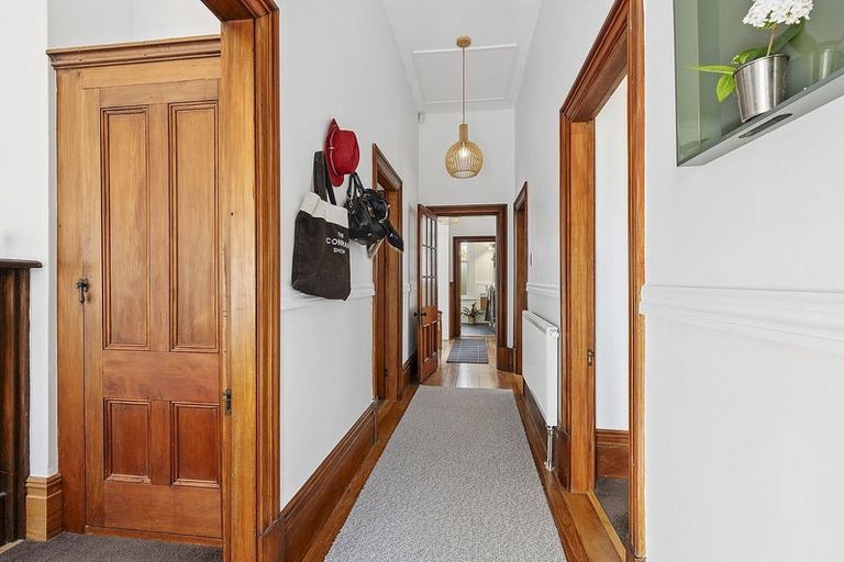 Photo of property in 82 Creswick Terrace, Northland, Wellington, 6012