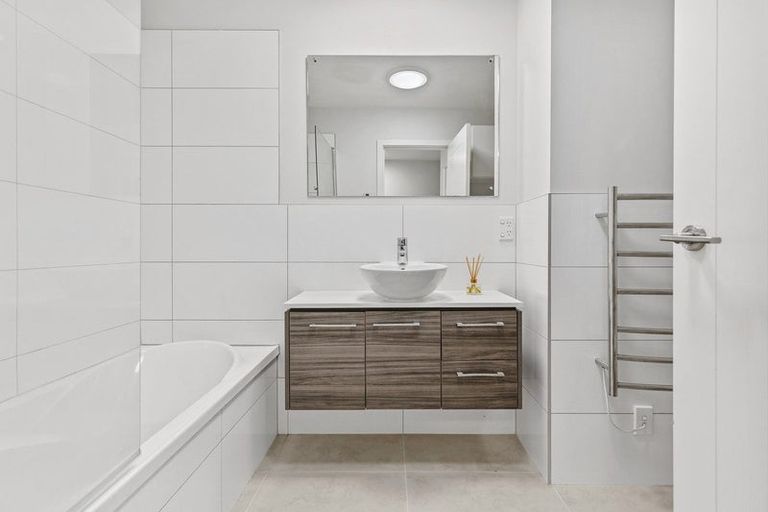 Photo of property in 29 Landmark Terrace, Orewa, 0931