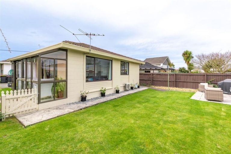 Photo of property in 2/317 Sawyers Arms Road, Bishopdale, Christchurch, 8053