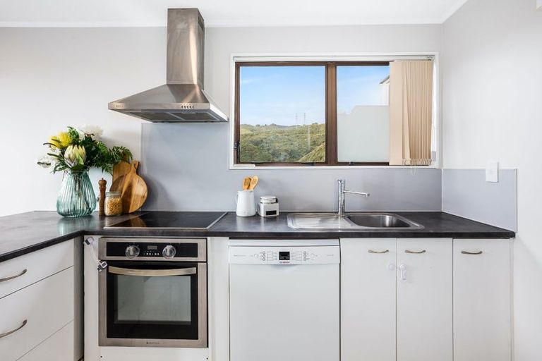 Photo of property in 31 Nassau Avenue, Grenada North, Wellington, 5028