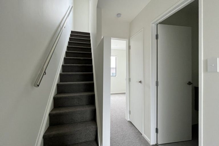 Photo of property in 5/60 Kelman Road, Kelston, Auckland, 0602