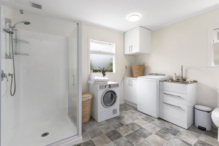 Photo of property in 18 Maple Grove, Kingston, Wellington, 6021