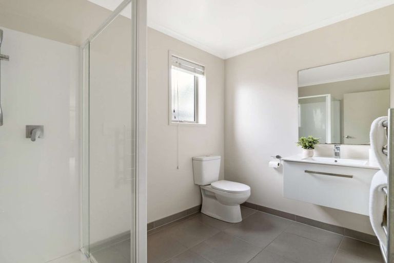 Photo of property in 18 Akeake Lane, Manurewa, Auckland, 2102