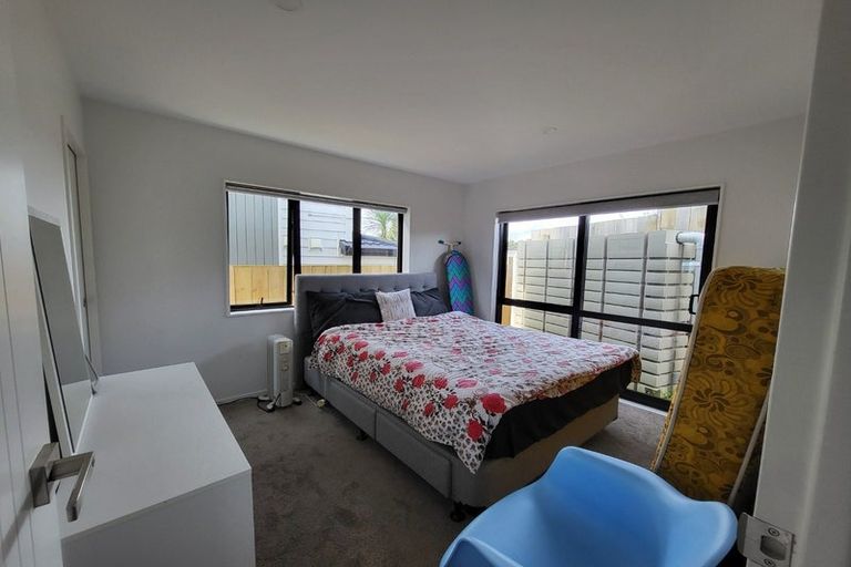 Photo of property in 24a Borrowdace Avenue, Botany Downs, Auckland, 2010