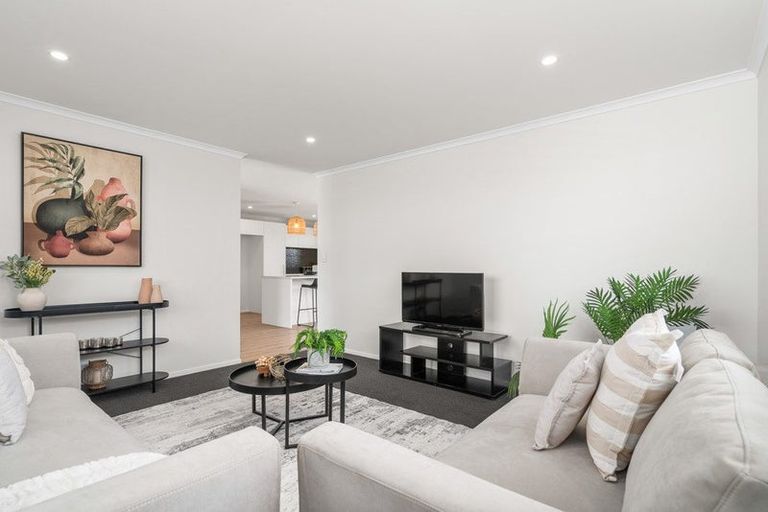 Photo of property in 30 Te Piriti Road, One Tree Point, 0118