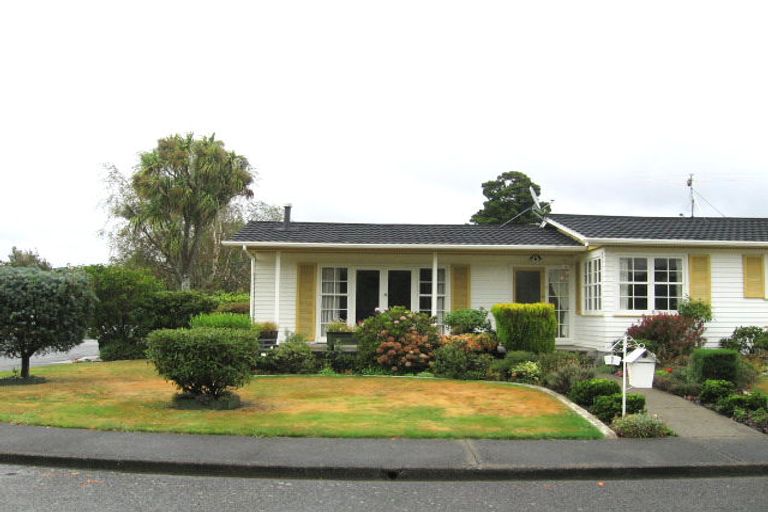 Photo of property in 1 Patutu Grove, Trentham, Upper Hutt, 5018