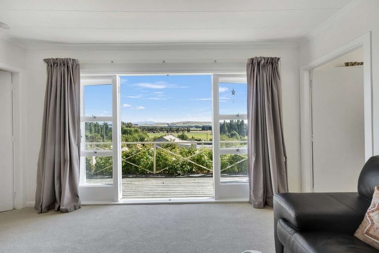 Photo of property in 17 Oxford Street, Waikari, 7420