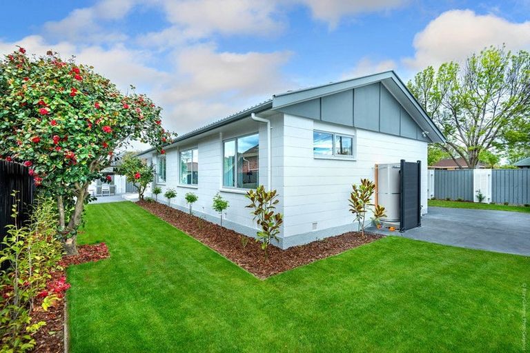Photo of property in 86 Englefield Road, Northwood, Christchurch, 8051