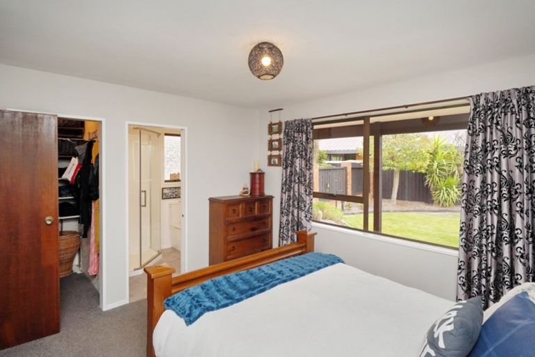 Photo of property in 64 Anglesea Avenue, Parklands, Christchurch, 8083