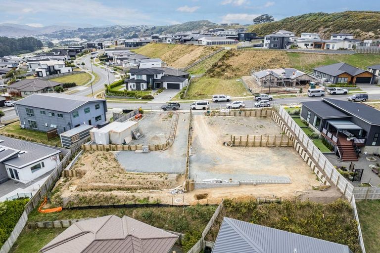 Photo of property in 4 Te Hoiere Street, Aotea, Porirua, 5024