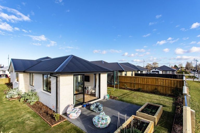 Photo of property in 37 Edlin Lane, Pegasus, 7612