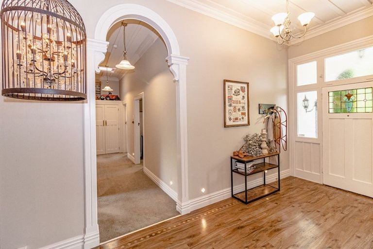 Photo of property in 1 Tulloch Street, Saint Johns Hill, Whanganui, 4500