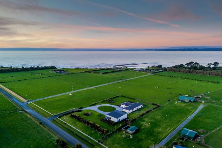 Photo of property in 60 Turangi Road, Motunui, Waitara, 4383