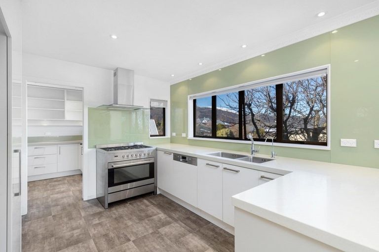 Photo of property in 22 Fox's Terrace, Arrowtown, 9302