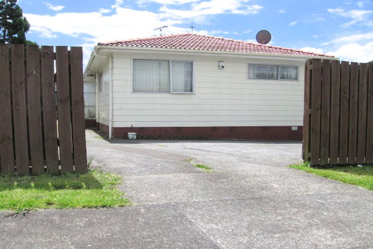 Photo of property in 24 Caringbah Drive, Papatoetoe, Auckland, 2025