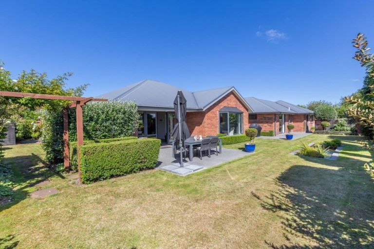 Photo of property in 12 Parkside Crescent, Northwood, Christchurch, 8051