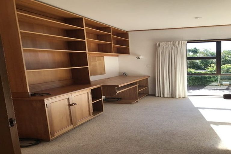 Photo of property in 16 Huia Street, Waikanae, 5036