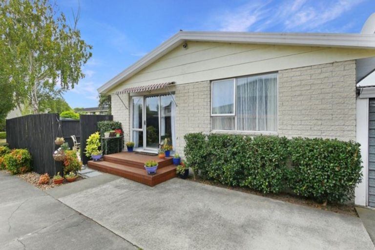 Photo of property in 1/11 Chipping Lane, Redwood, Christchurch, 8051