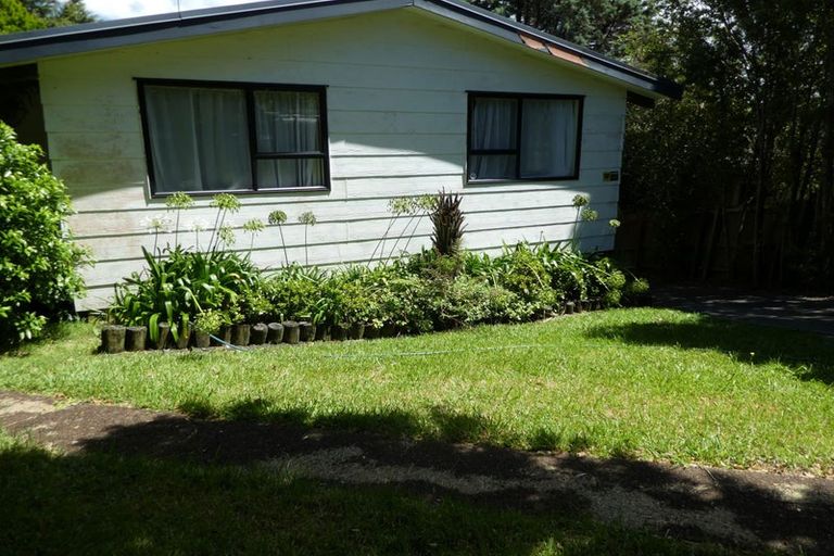 Photo of property in 35 Autumn Avenue, Glen Eden, Auckland, 0602