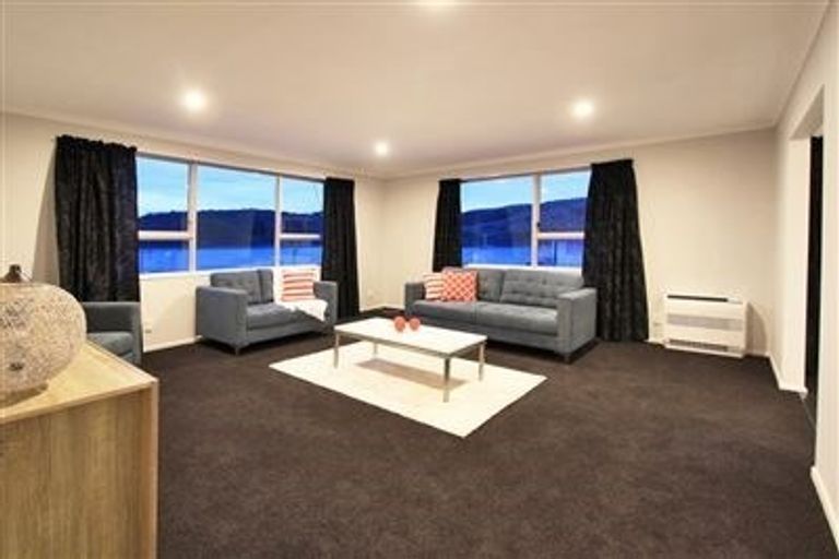 Photo of property in 3 Brora Crescent, Papakowhai, Porirua, 5024