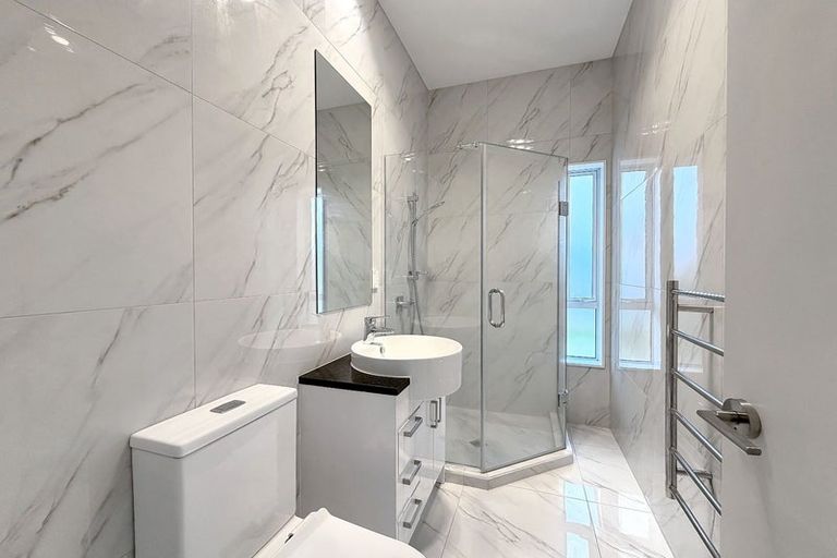 Photo of property in 1 Iwinuku Crescent, Wattle Downs, Auckland, 2103