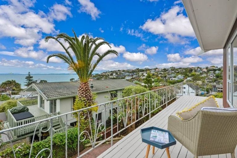 Photo of property in 1/36 Masterton Road, Rothesay Bay, Auckland, 0630