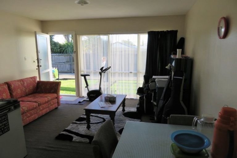 Photo of property in 1 Middlepark Road, Sockburn, Christchurch, 8042