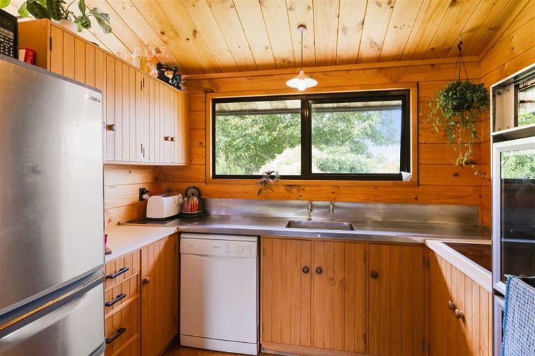 Photo of property in 10 Toroa Road, Otaihanga, Paraparaumu, 5036