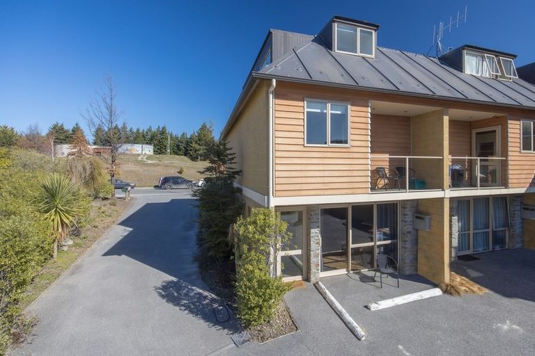 Photo of property in 9/43 Plantation Road, Wanaka, 9305
