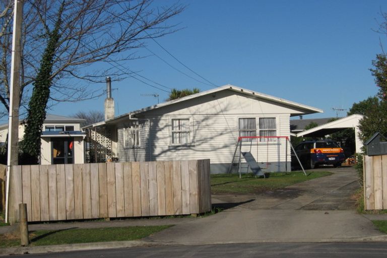 Photo of property in 17 Cedar Place, Hillcrest, Hamilton, 3216