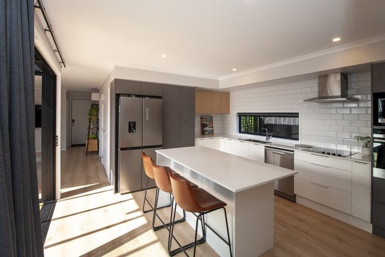 Photo of property in 11 Whero Way, Wainui, Silverdale, 0992