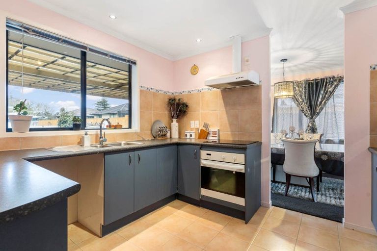 Photo of property in 46 Kayes Road, Pukekohe, 2120