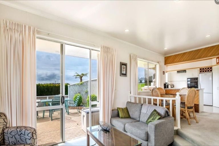 Photo of property in 22 Dyke Road, Karaka, Papakura, 2580