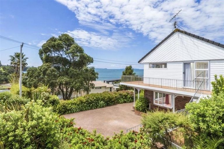 Photo of property in 1/45 Rothesay Bay Road, Rothesay Bay, Auckland, 0630