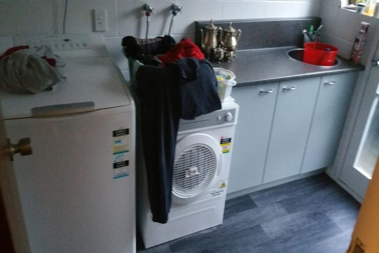 Photo of property in 24 Gibbs Crescent, Red Hill, Papakura, 2110