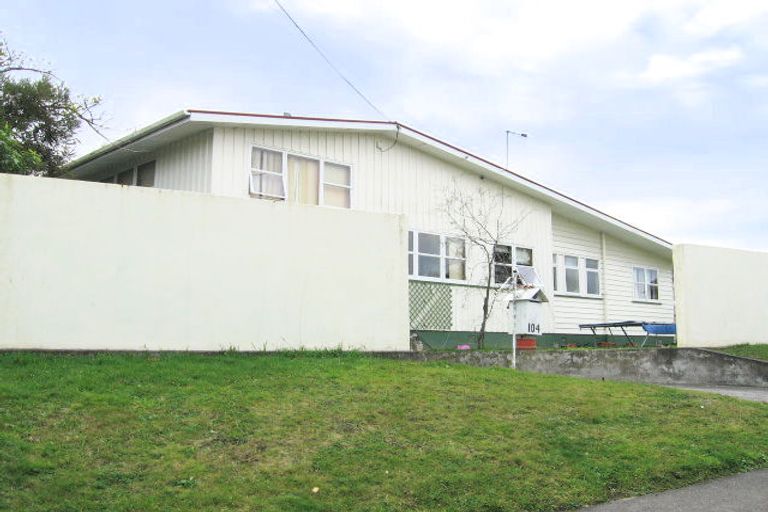 Photo of property in 104a Atawhai Road, Fitzherbert, Palmerston North, 4410