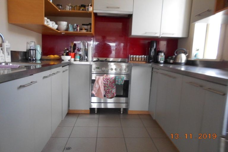 Photo of property in 10 Hawker Street, Mount Victoria, Wellington, 6011