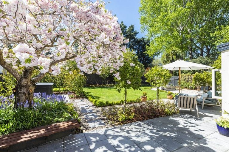 Photo of property in 30 Chateau Drive, Burnside, Christchurch, 8053